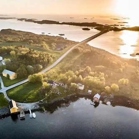 Storlauvoya The Atlantic Ocean Road * Karvåg