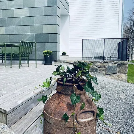 Storlauvoya The Atlantic Ocean Road Apartamento Karvåg