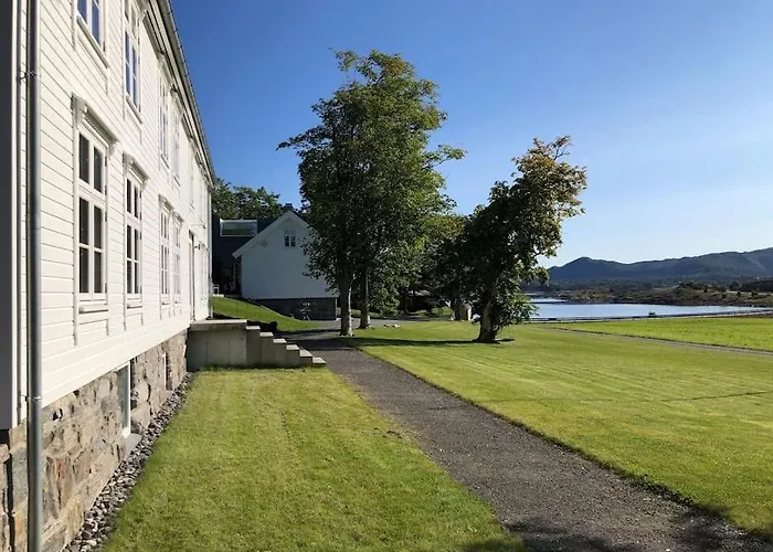 Storlauvoya The Atlantic Ocean Road * Karvåg