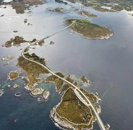 Storlauvoya The Atlantic Ocean Road * Karvåg